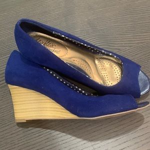 Dexflex by dexter shoes. Size 6 blue